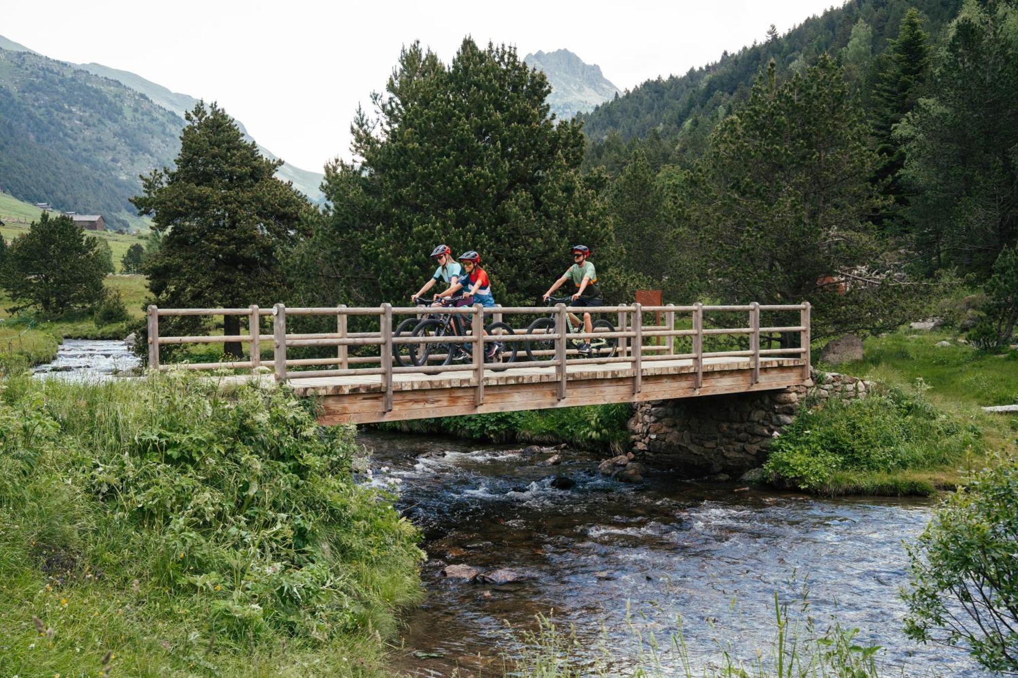 Serras Andorra ソルデュ エクステリア 写真